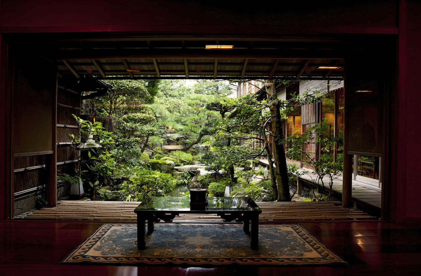 Onsen and Ryokan of Japan - Table Book